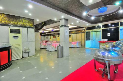 Hotel Maharaja Residency