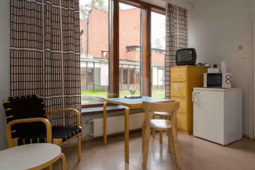 Hostal S�yn�tsalo Town Hall Guestroom