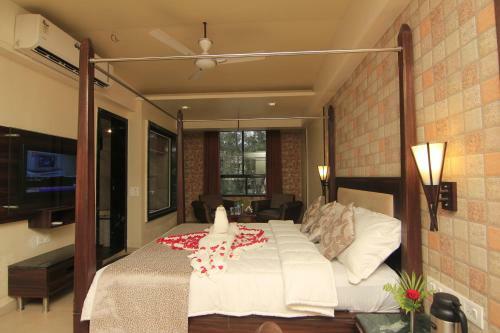 Hotel Krushnai Resort