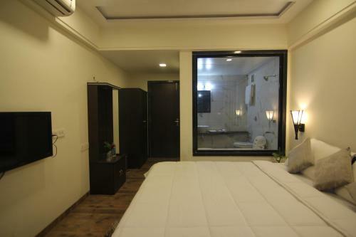 Hotel Krushnai Resort