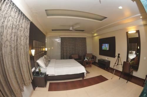 Hotel Krushnai Resort