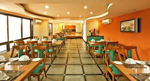 Hotel Lonavala - Under The Over - A Sterling Holiday Resort