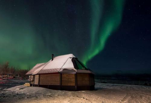 Hotel Arctic Land Adventure Glass Igloos