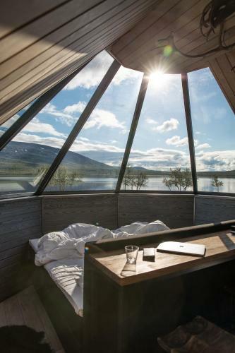 Hotel Arctic Land Adventure Glass Igloos