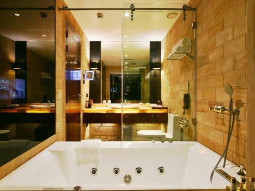 Hotel Della Resorts & Villas