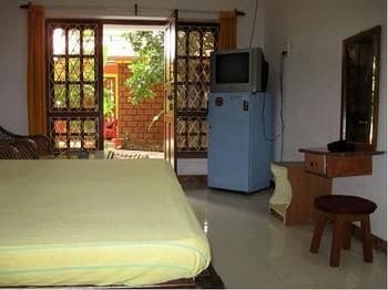 Hostal Palm Groove Guest House