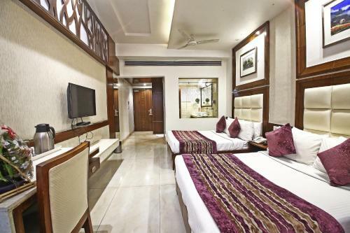Hotel Emerald