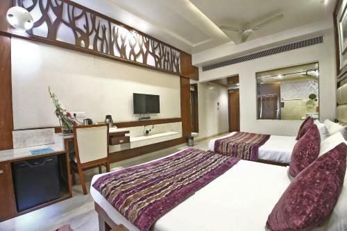 Hotel Emerald