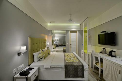 Hotel Emerald