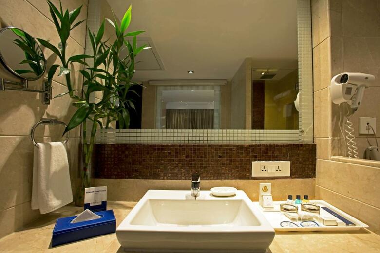 Hotel Golden Tulip Chandigarh, Panchkula