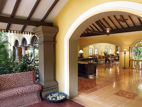 Hotel Vivanta By Taj Holiday Village