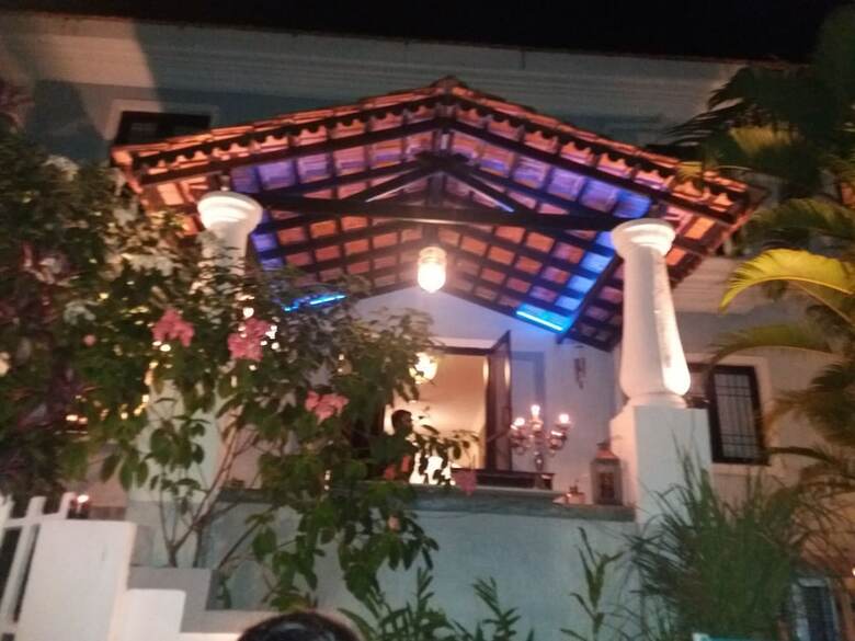 1265 Crescent Villa