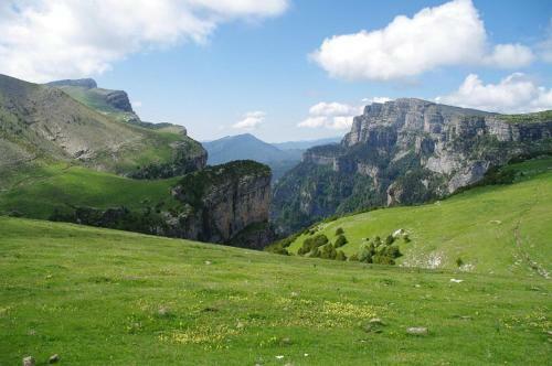 Camping Pe�a Monta�esa