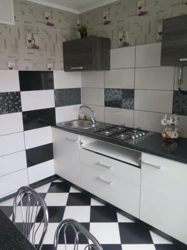 Apartment On Dovatora 8a