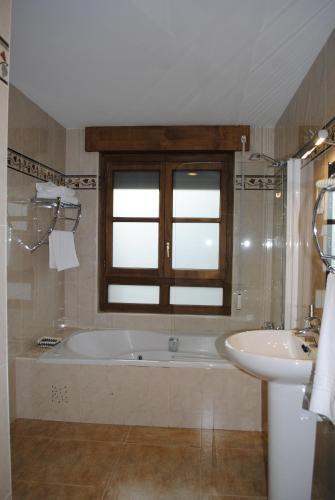Hostal Hotel Rural La Corte De Los Pinares