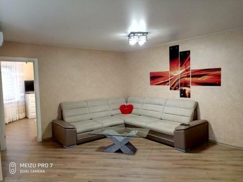 Apartment On Zhaloytskaga 35