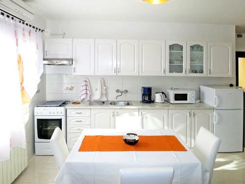 Apartment Jurman (roj520)