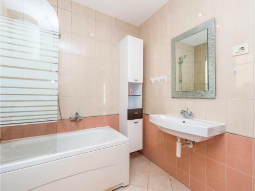 Three-bedroom Apartment In Matulji