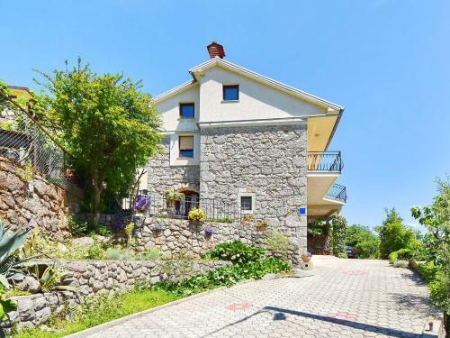 Apartment Evi�i