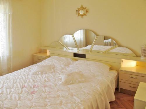 Holiday Home Haus Adriatic (voj510)