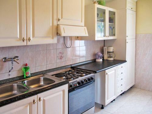 Holiday Home Haus Adriatic (voj510)