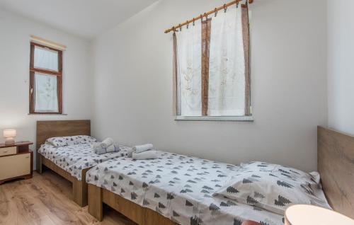 Hostal E-m Apartments With Private Pool