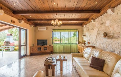 Hostal E-m Apartments With Private Pool