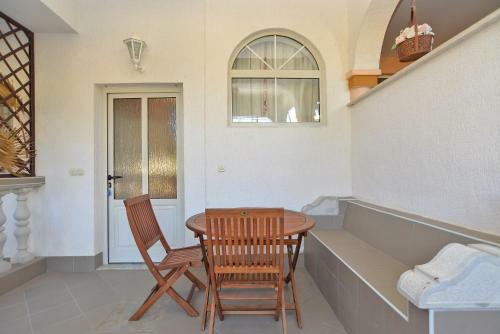 Apartments Vrcevan 811