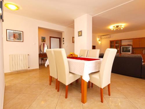 Apartments Munida 734