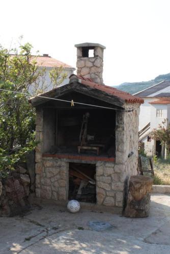 Hostal Triple Room Metajna 4120e