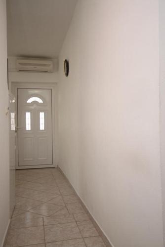 Apartment Metajna 6503a