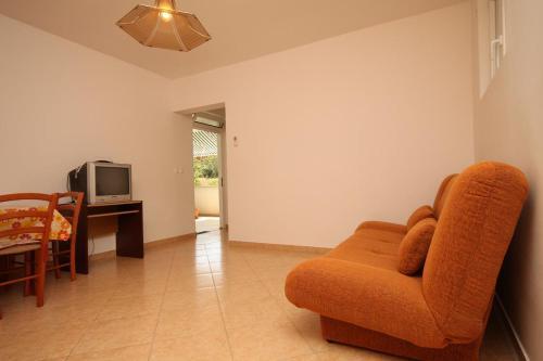 Apartment Metajna 6486g