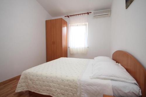 Apartment Metajna 6503d