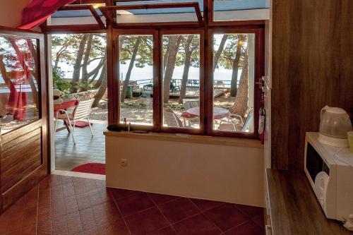 Apartments By The Sea Mimice (omis) - 2972