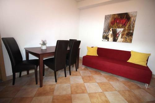 Apartments By The Sea Pisak (omis) - 12545