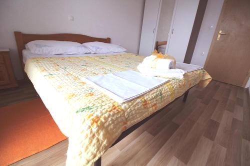 Apartments By The Sea Pisak (omis) - 12545