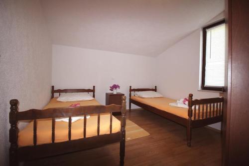 Apartments By The Sea Pisak (omis) - 12545