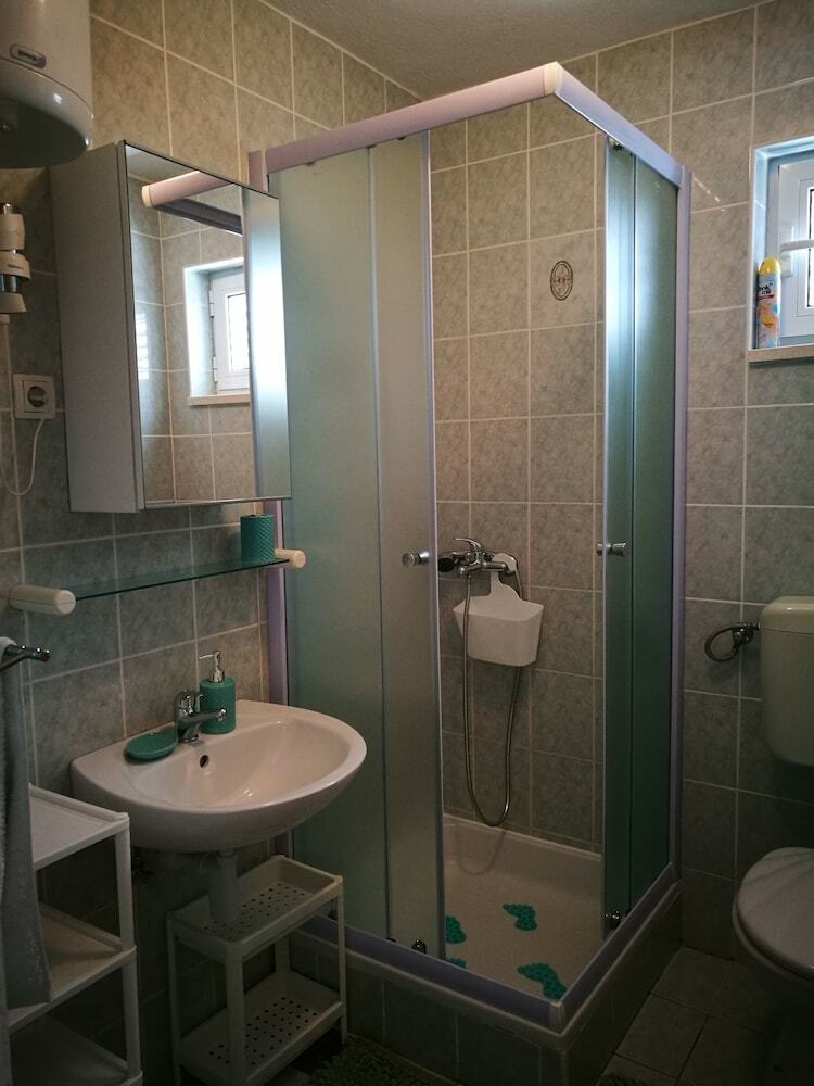 Apartments Ivan?i?