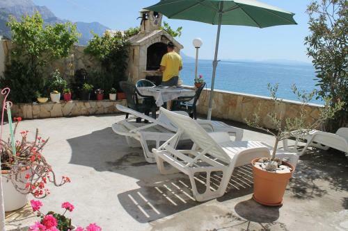 Apartments By The Sea Pisak (omis) - 10410