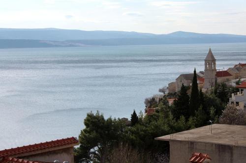 Apartments By The Sea Pisak (omis) - 4815