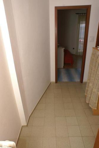 Apartments By The Sea Pisak (omis) - 2742