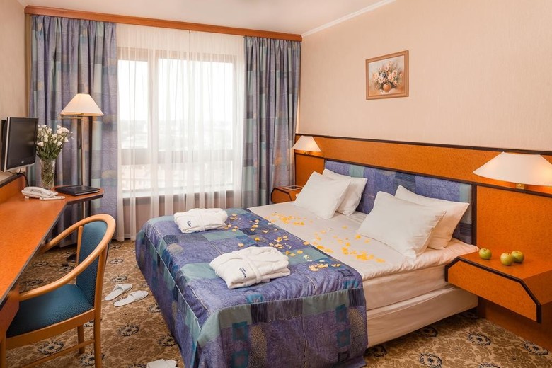 Hotel Cosmos