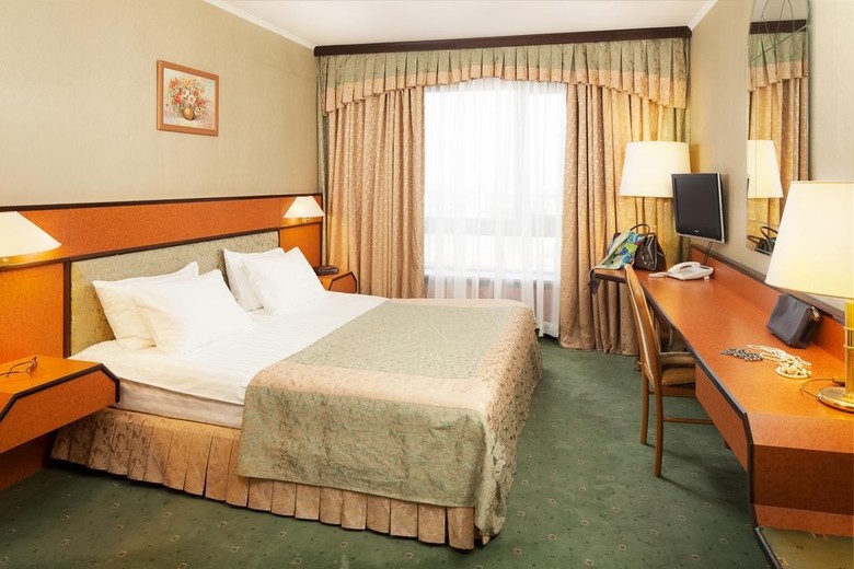 Hotel Cosmos