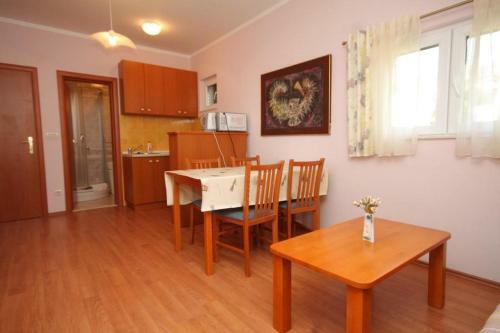 Apartment Mlini 8569b