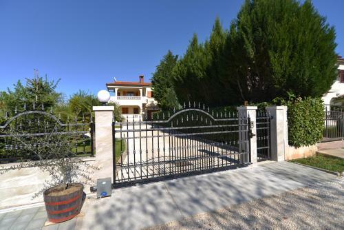 Apartments Denis 344