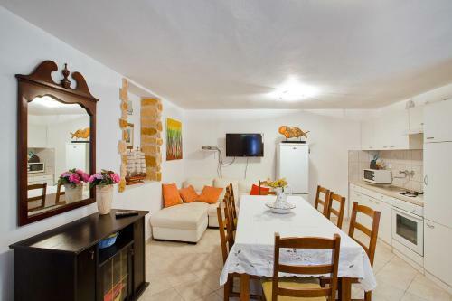 Apartments Ferina
