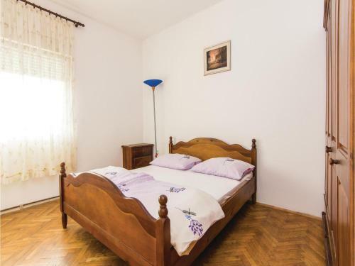 Two-bedroom Apartment In Gornji Policnik
