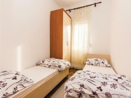 Two-bedroom Apartment In Gornji Policnik