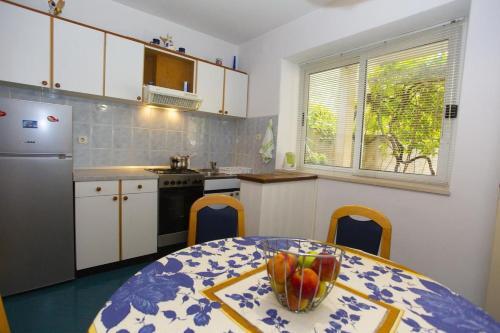 Apartment Podgora 12816a