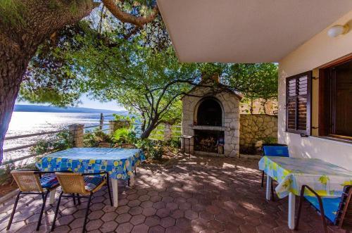 Apartments By The Sea Pisak (omis) - 2802